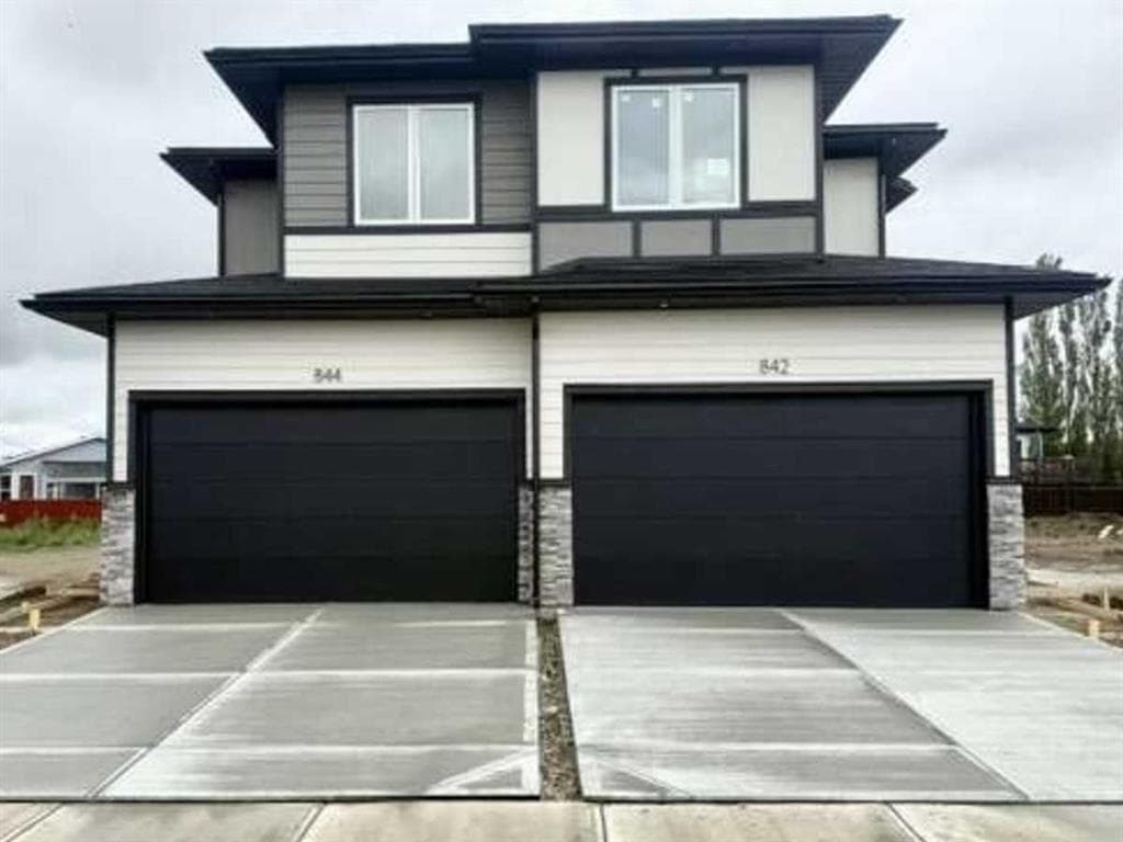 2-bed Semi-detached for sale at 844 Beckner Street, Carstairs