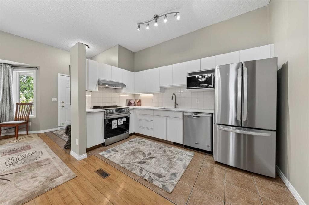 3-bed Townhouse for sale at 73 Hidden Valley Villas NW, Calgary