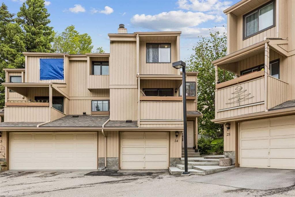 3-bed Semi-detached for sale at 24, 235 Berwick Drive NW, Calgary