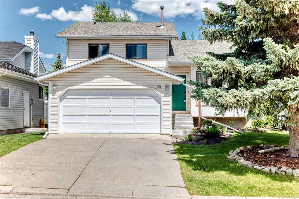 55 Woodstock Way SW — photo 1