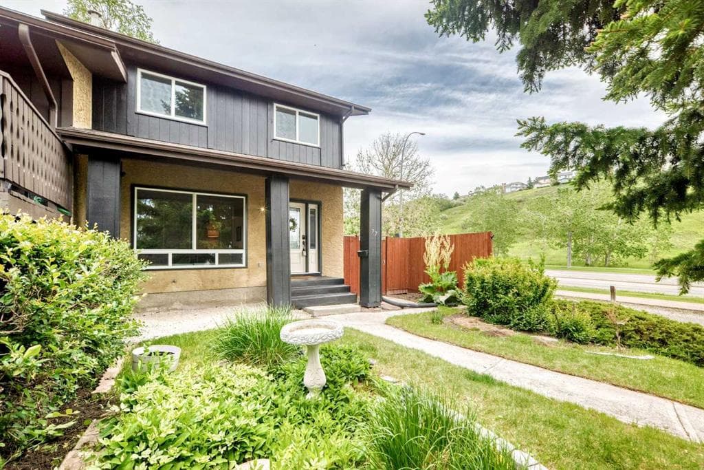 77 Edgeford Way NW — photo 1