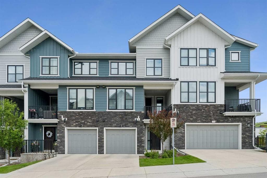 2-bed Townhouse for sale at 711 Crestridge Common SW, Calgary