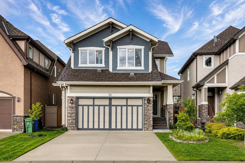 52 Marquis Crescent SE — photo 1