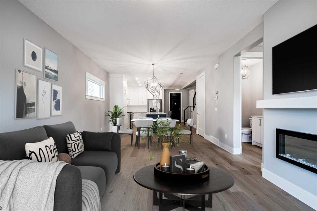 3-bed Detached for sale at 925 Reynolds Lane SW, Airdrie