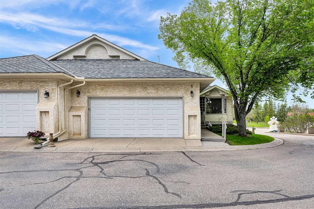 3-bed Townhouse for sale at 8 Edgepark Villas NW, Calgary