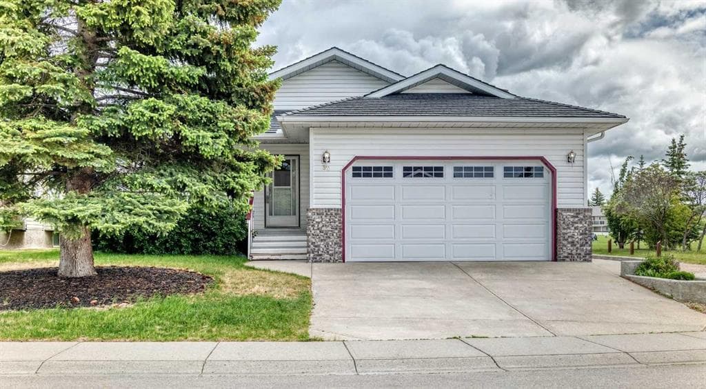 4-bed Detached for sale at 30 Tipping Close SE, Airdrie