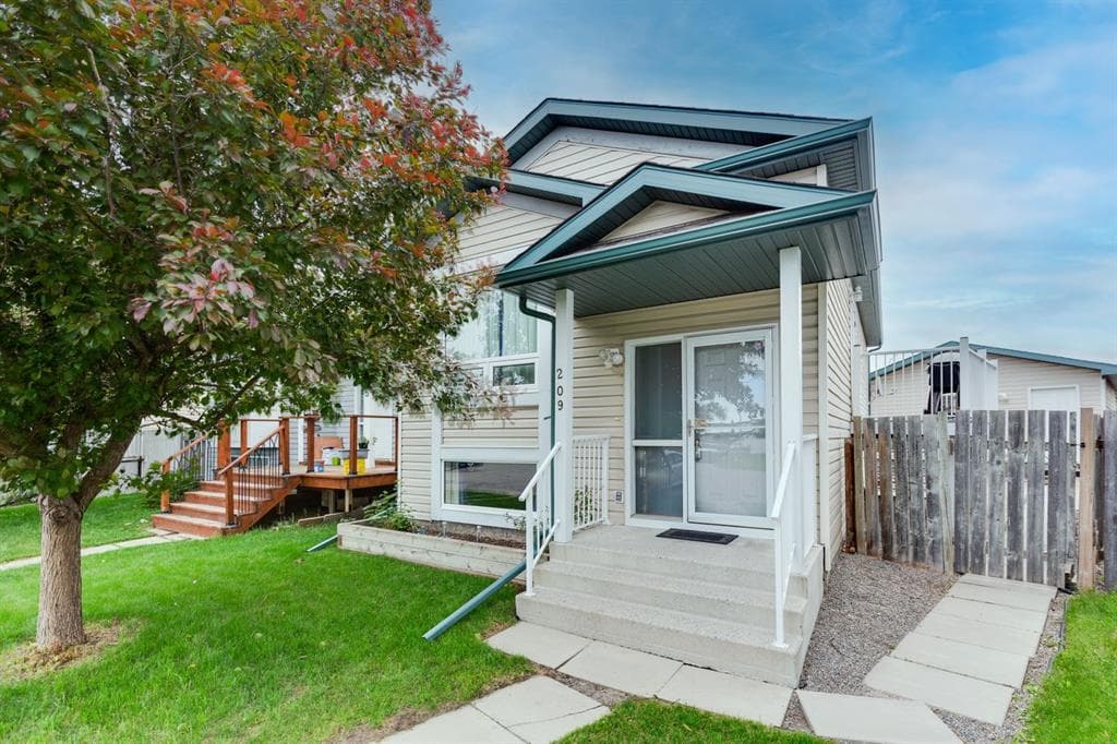 3-bed Detached for sale at 209 Martin Crossing Way NE, Calgary