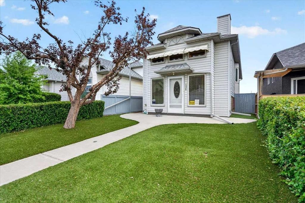 136 hunterhorn Drive — photo 1