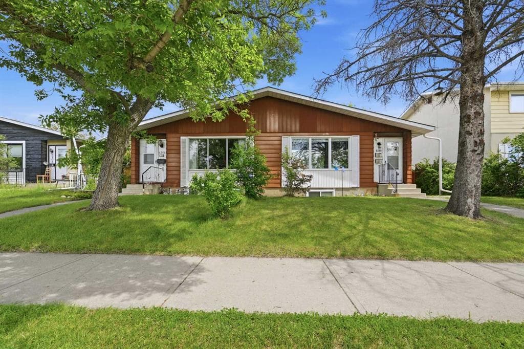 6-bed Semi-detached for sale at 6208 37 Street SW, Calgary