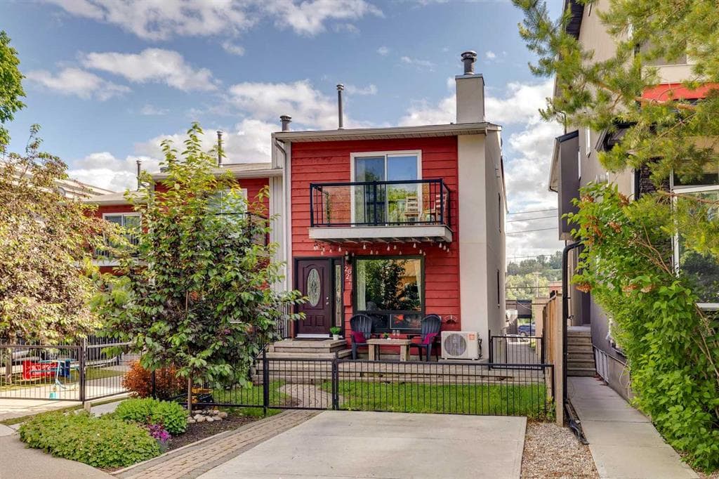 3-bed Townhouse for sale at 2621C 1 Avenue NW, Calgary