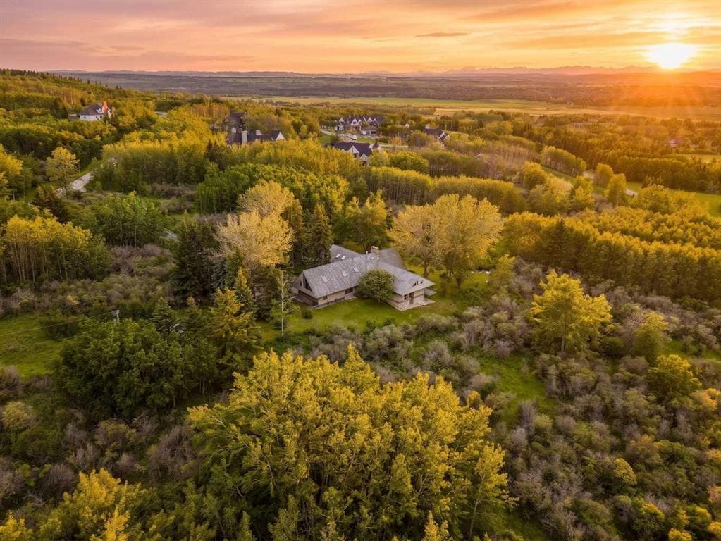4-bed Detached for sale at 237 Escarpment Drive, Rural Rocky View County