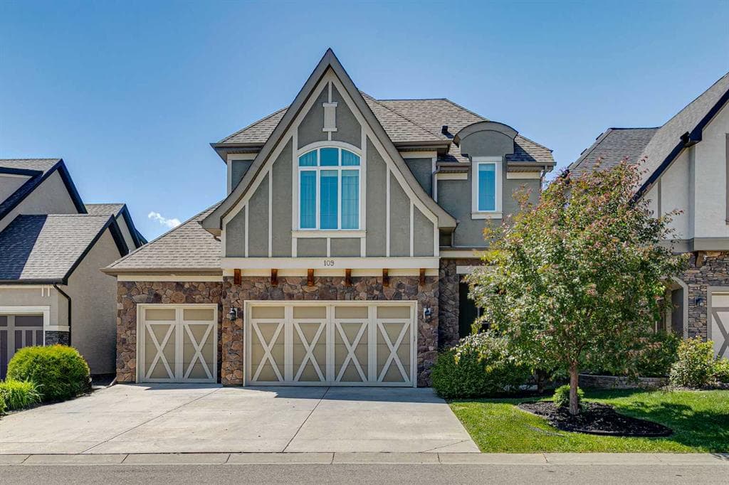 109 Mahogany Place SE — photo 1