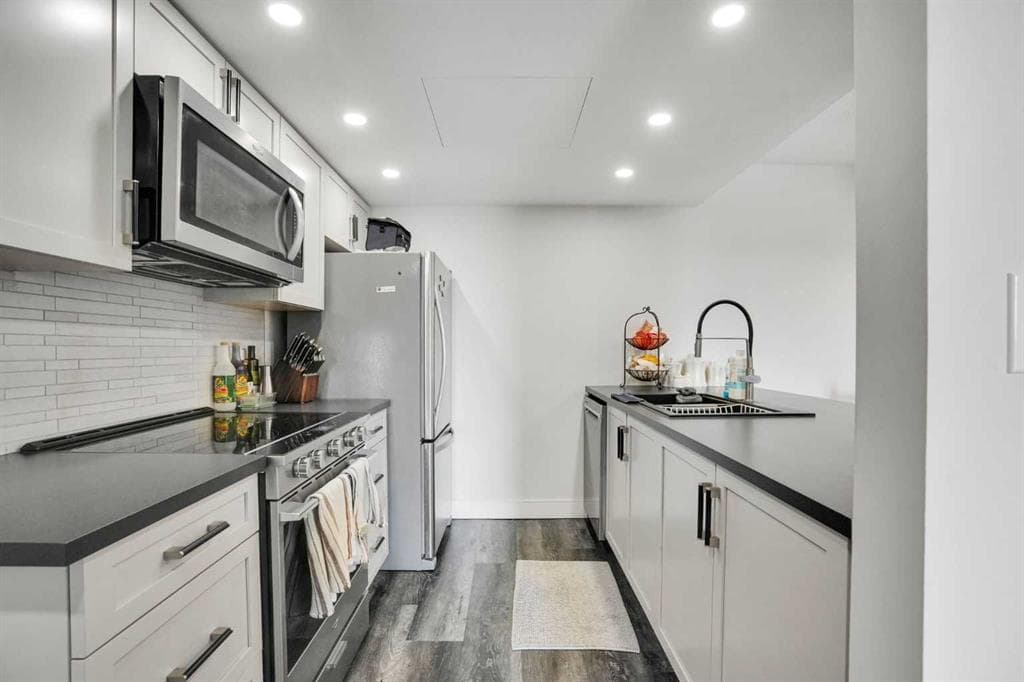 603, 2011 University Drive NW — photo 1