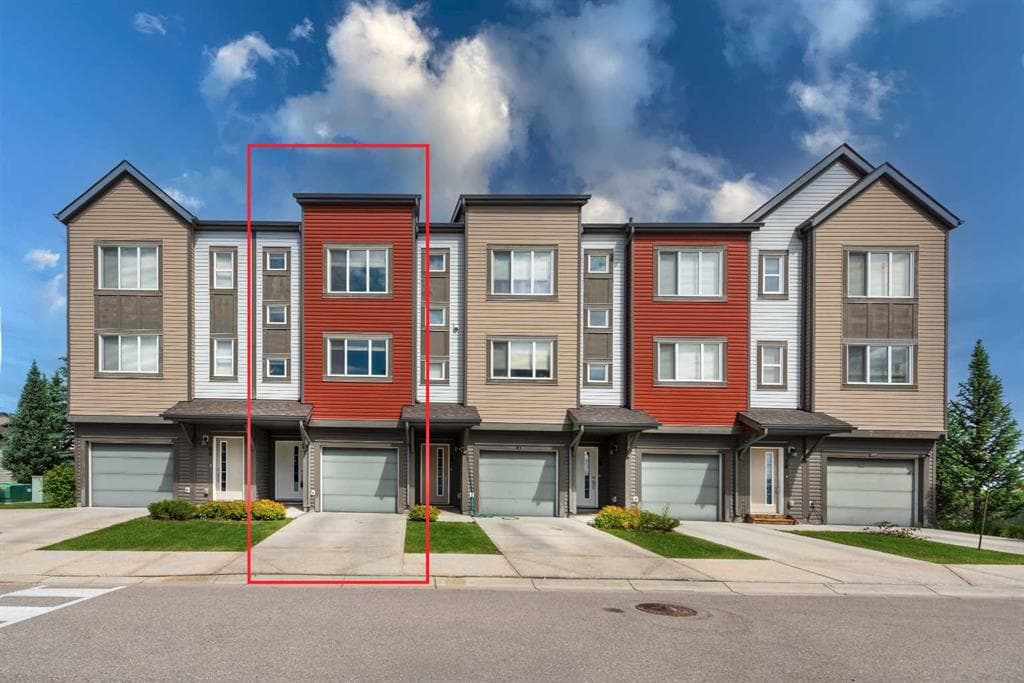 2-bed Townhouse for sale at 82 Copperstone Common SE, Calgary