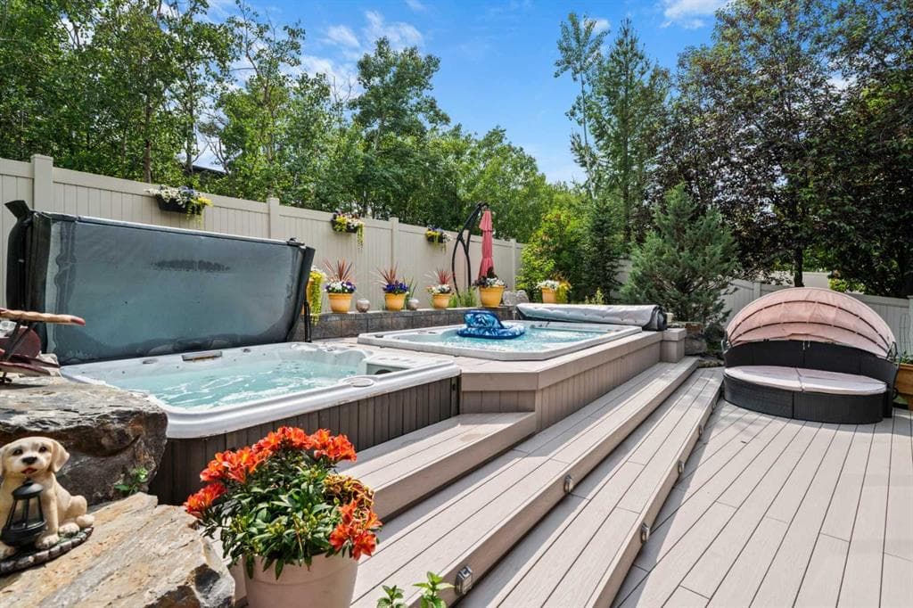 11 Aspen Cliff Place SW — photo 1