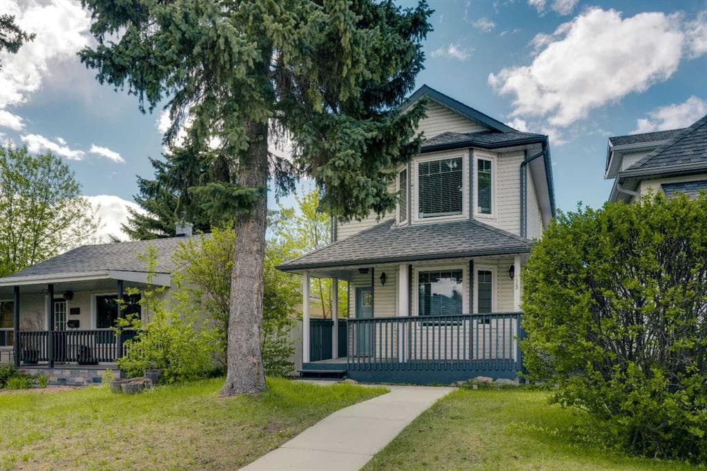 229 22 Avenue NE — photo 1