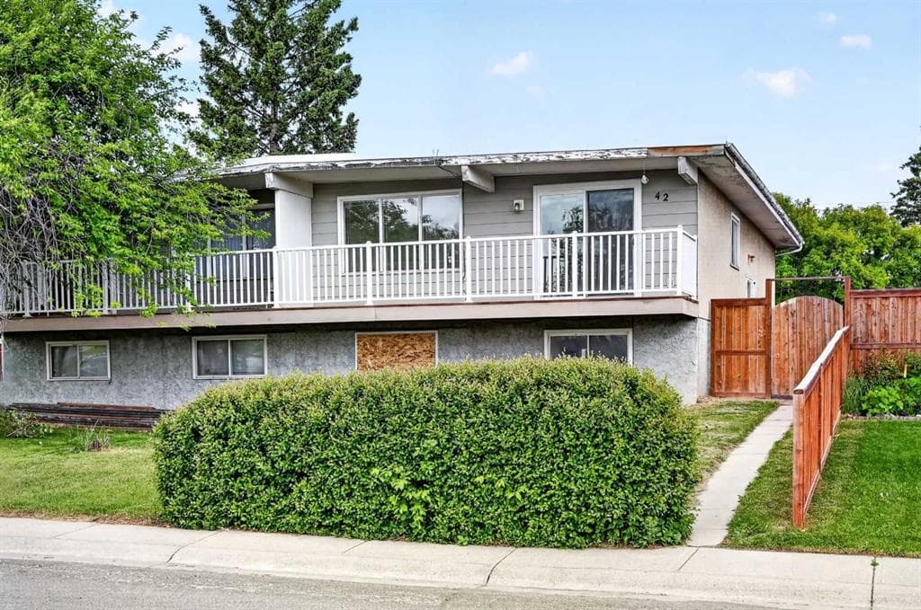 4-bed Semi-detached for sale at 42 Huntford Close NE, Calgary