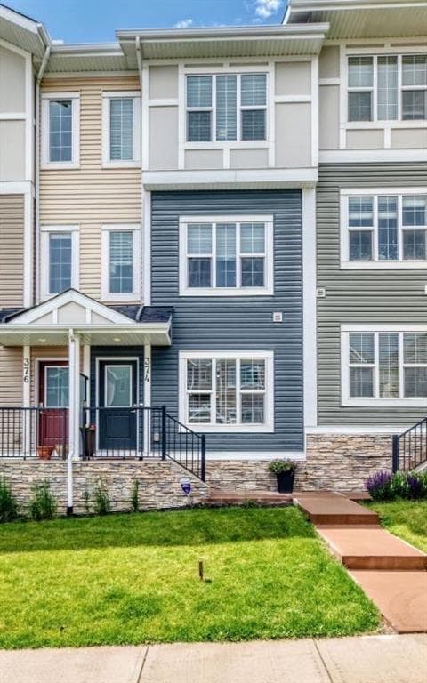 3-bed Townhouse for sale at 374 Nolancrest Heights NW, Calgary