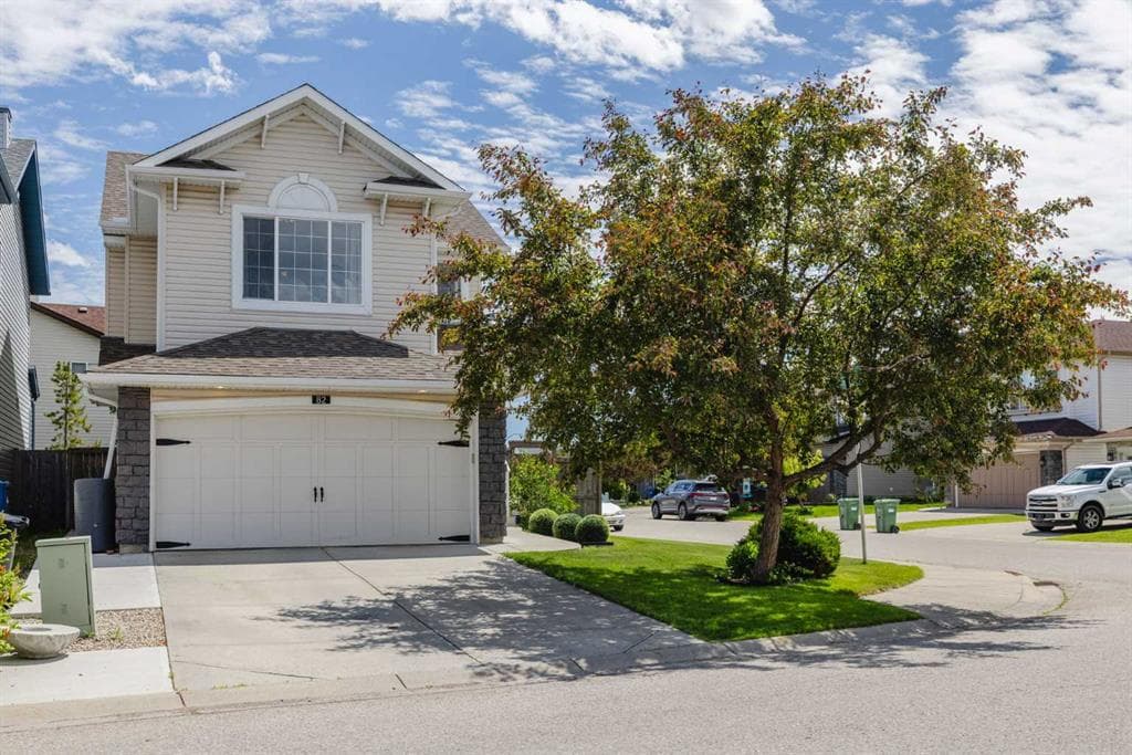 82 Brightondale Parade SE — photo 1