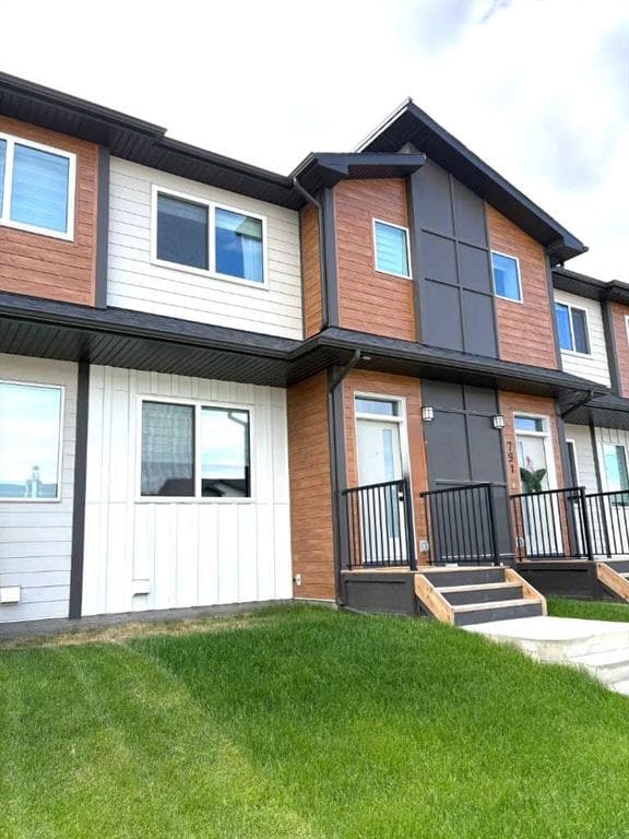 3-bed Townhouse for sale at 319 Wolf River Drive SE, Calgary