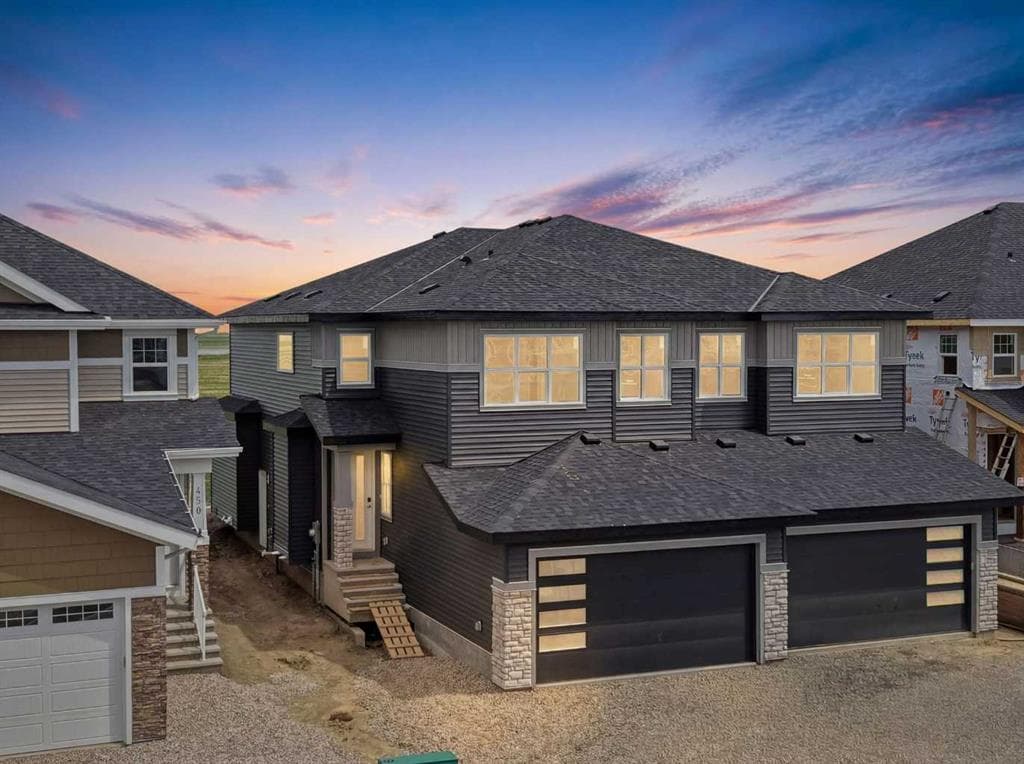4-bed Semi-detached for sale at 446 Kinniburgh Loop, Chestermere