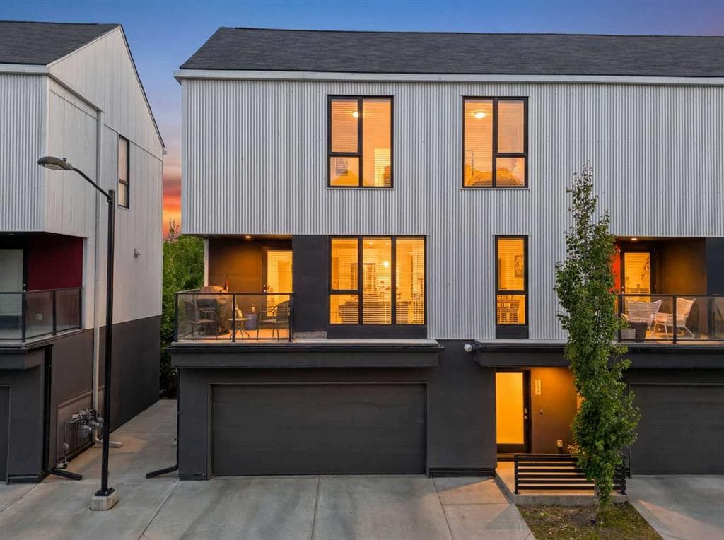 105 Bow Grove NW — photo 1