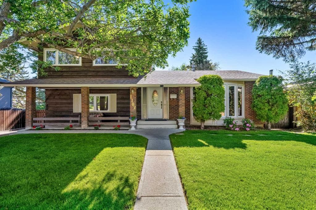 4-bed Detached for sale at 1102 Lake Christina Way SE, Calgary