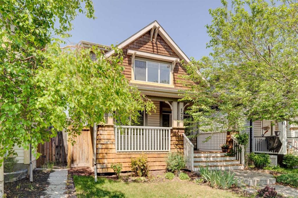 173 Copperfield Gardens SE — photo 1