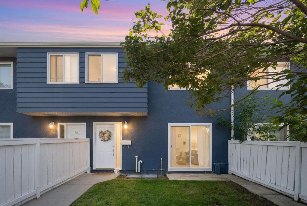 2-bed Townhouse for sale at 15, 251 90 Avenue SE, Calgary