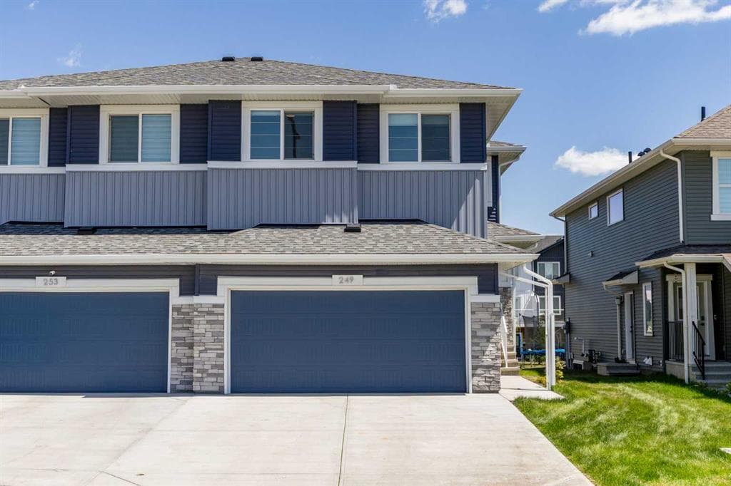 4-bed Semi-detached for sale at 249 Chelsea Court, Chestermere