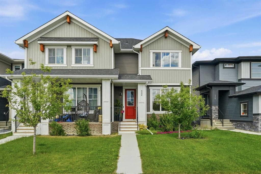 3-bed Semi-detached for sale at 332 Lawthorn Way SE, Airdrie