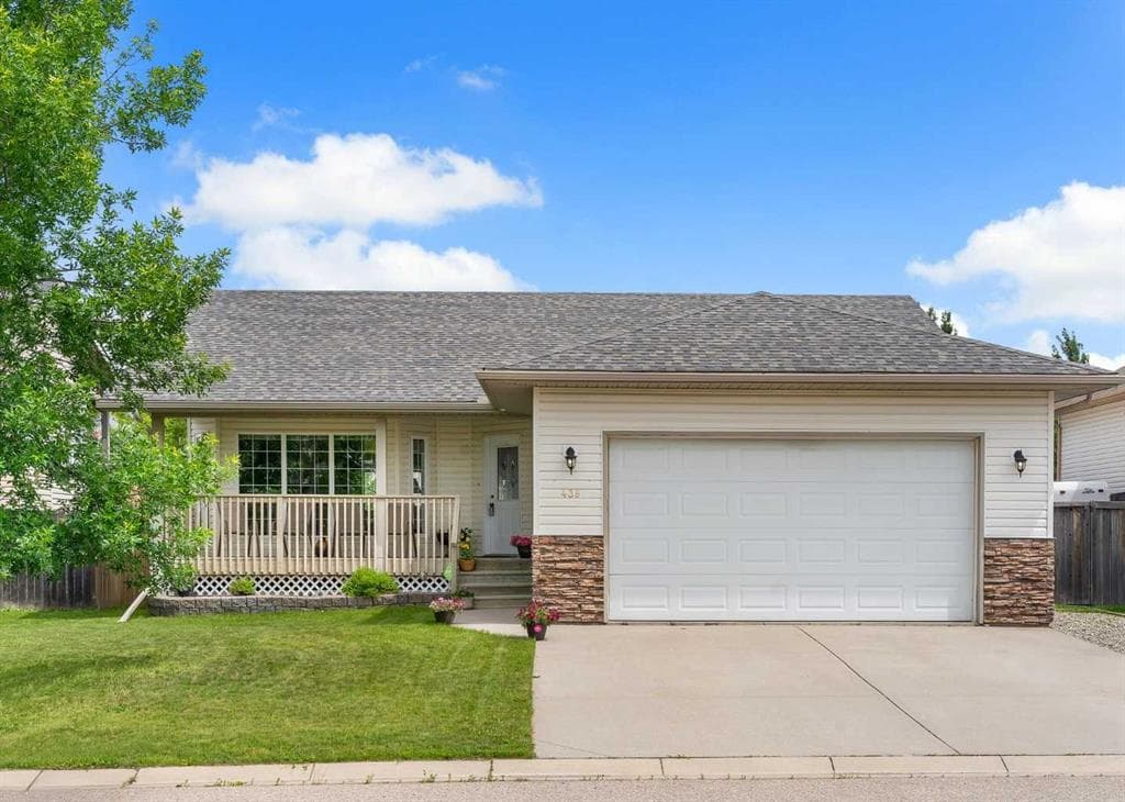 4-bed Detached for sale at 438 Carriage Lane Crossing, Carstairs