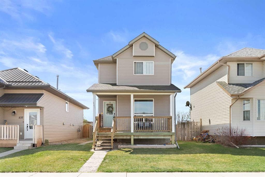 3-bed Detached for sale at 241 Upland Boulevard W, Brooks