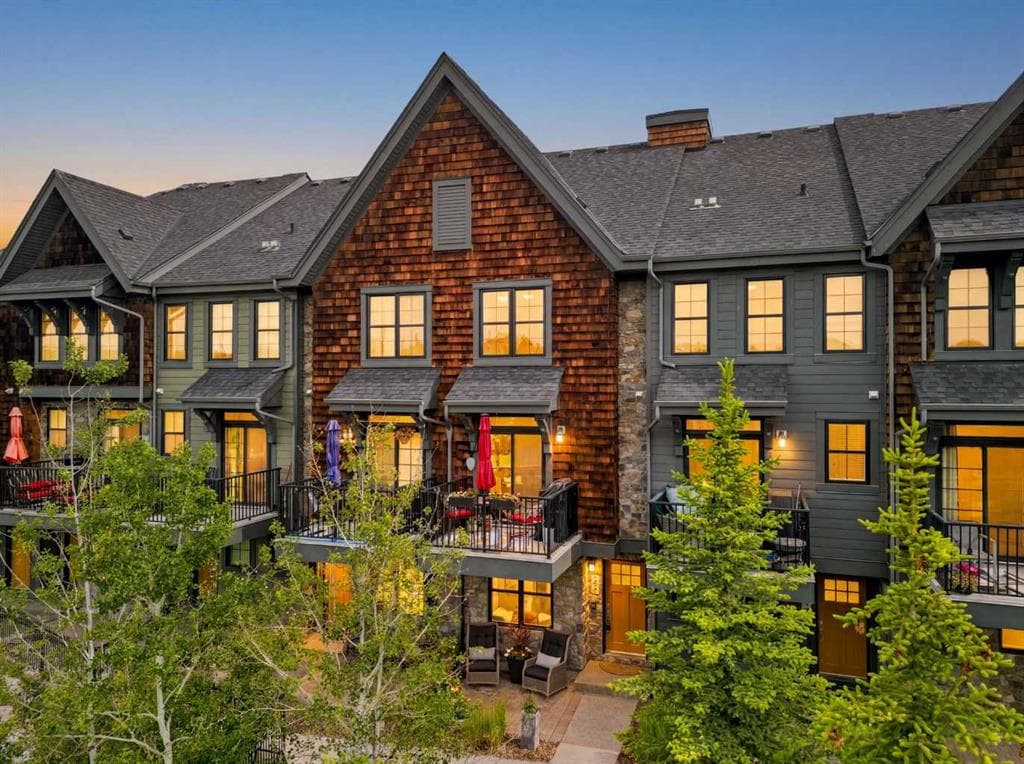 2-bed Townhouse for sale at 153 Ascot Point SW, Calgary