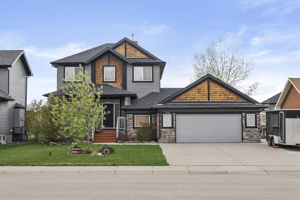 4-bed Detached for sale at 716 Boulder Creek Drive SE, Langdon