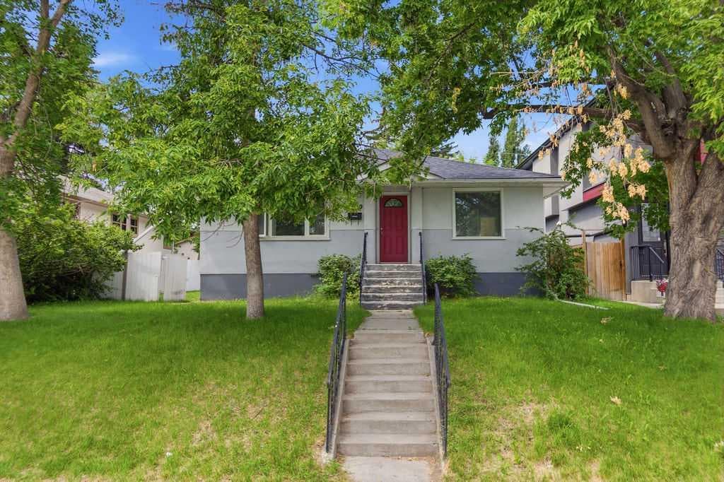 5-bed Detached for sale at 2219 35 Street SW, Calgary
