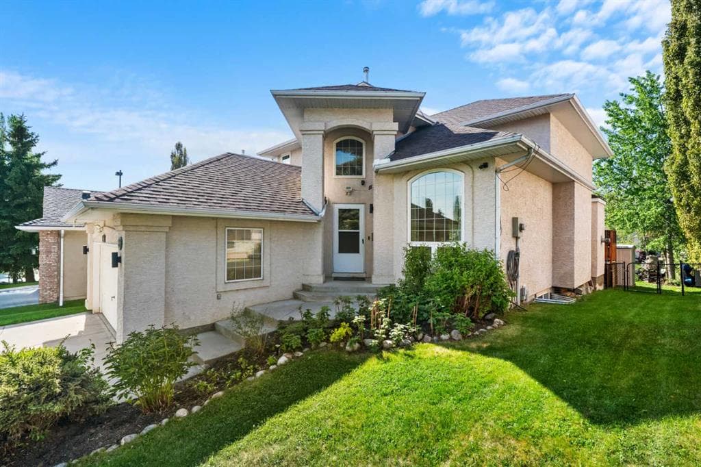 5-bed Detached for sale at 28 Mt Norquay Gate SE, Calgary