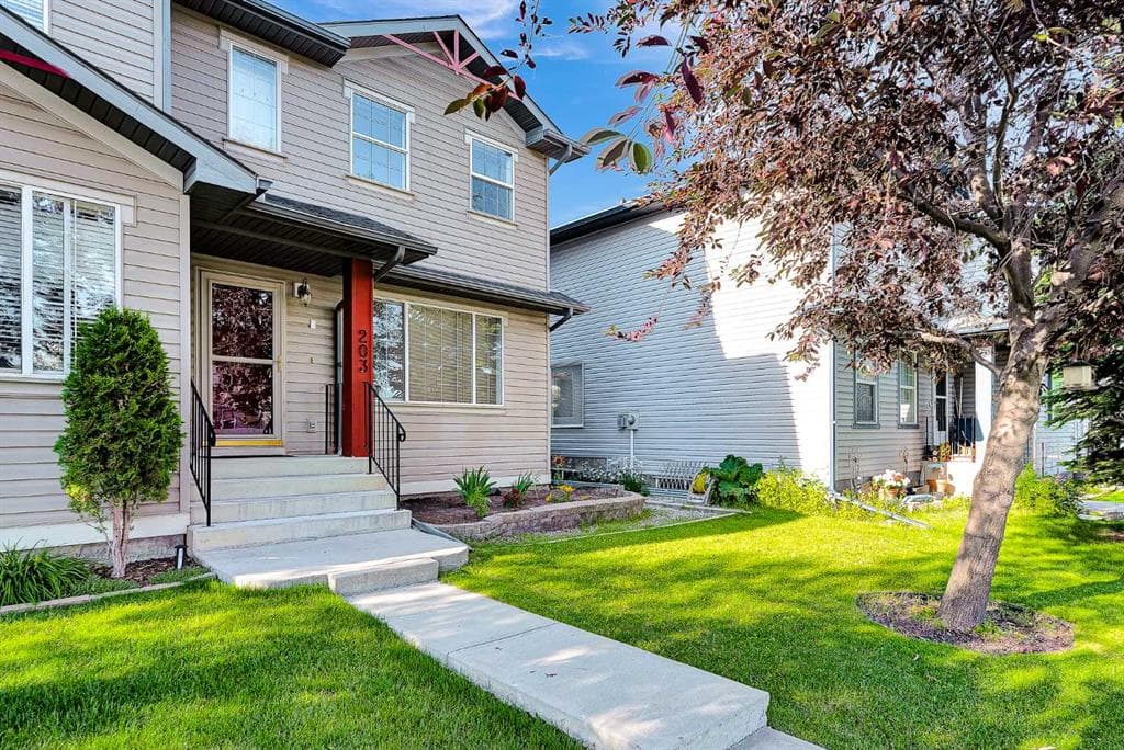 203 Covemeadow Crescent — photo 1