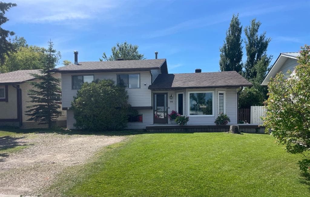 4-bed Detached for sale at 99 Spruce Avenue, Brooks