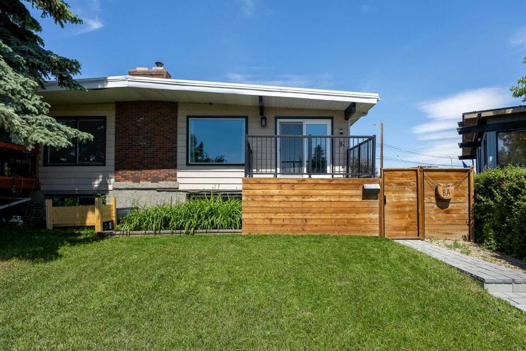 8A Arlington Bay SE — photo 1