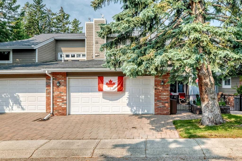 2-bed Townhouse for sale at 66 Woodmeadow Close SW, Calgary