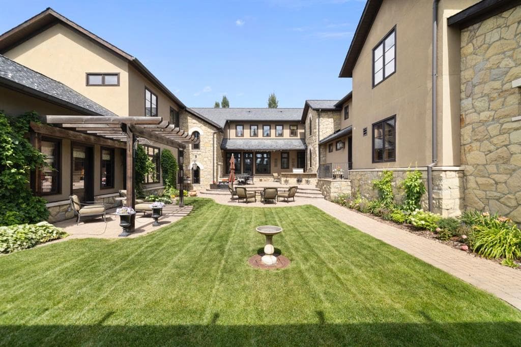 7-bed Detached for sale at 209 Pinnacle Ridge Place SW, Rural Rocky View County