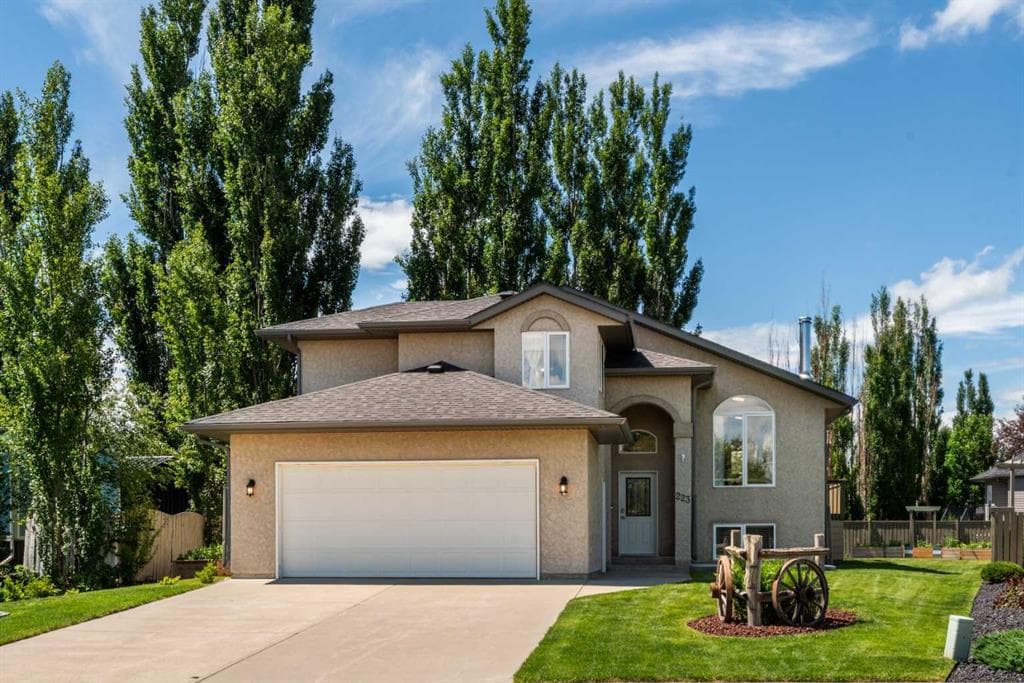 4-bed Detached for sale at 223 Birch Road, Vulcan