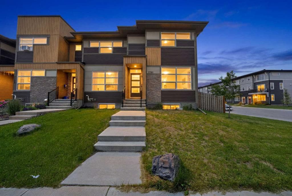 3-bed Townhouse for sale at 1701 Cornerstone Boulevard NE, Calgary