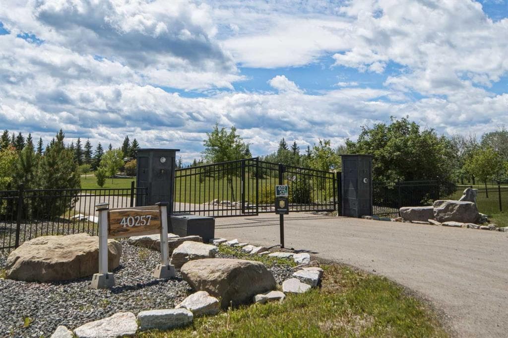 5-bed Detached for sale at 40257 Big Hill Road, Rural Rocky View County