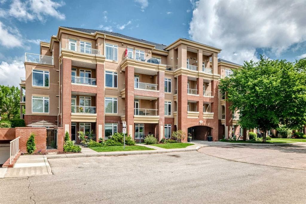 2-bed Apartment for sale at 103, 4 Hemlock Crescent SW, Calgary