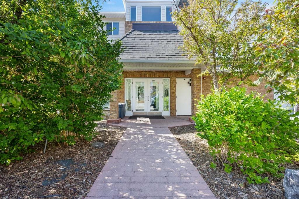 1314, 950 Arbour Lake Road NW — photo 1