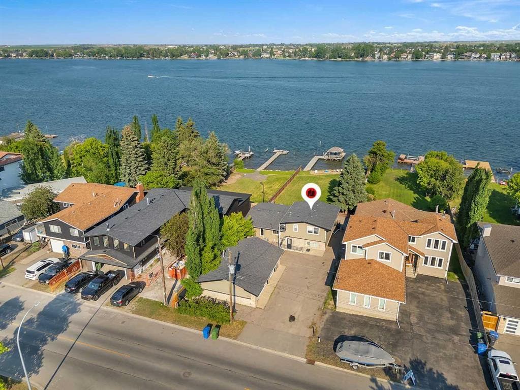 4-bed Detached for sale at 700 West Chestermere Drive, Chestermere