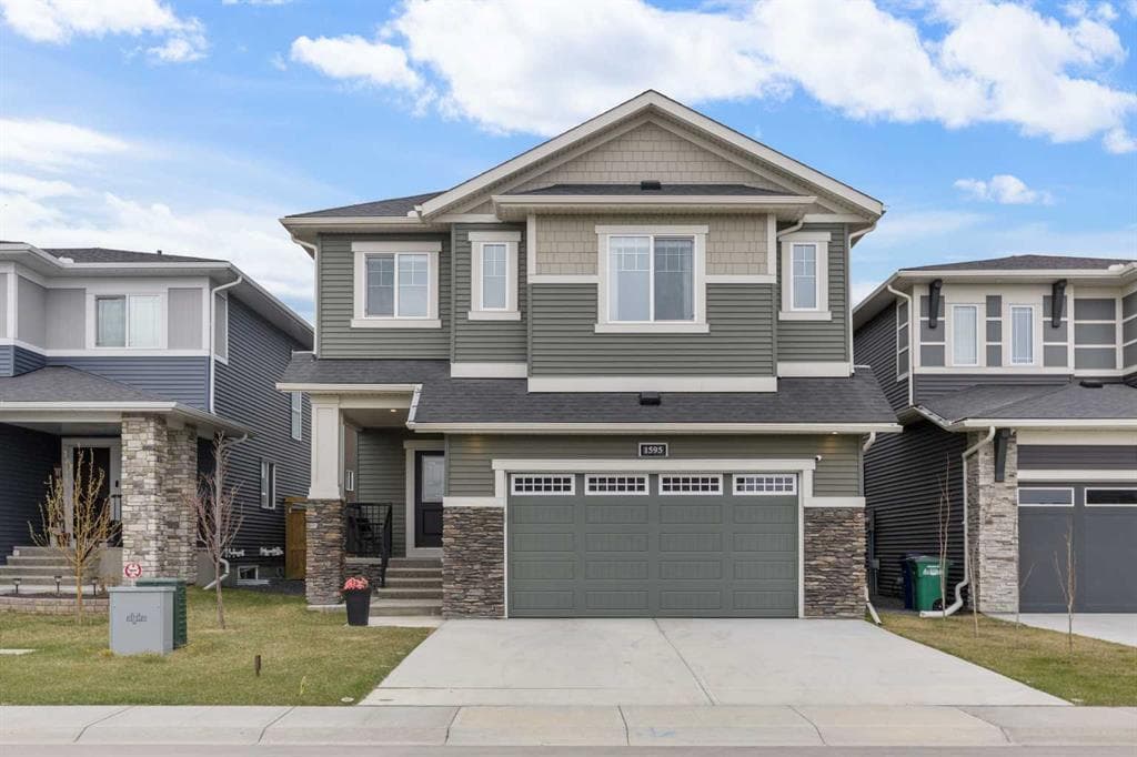 4-bed Detached for sale at 1595 Baywater Street SW, Airdrie