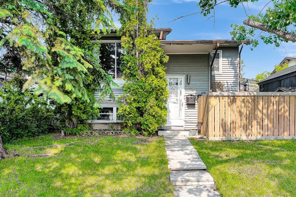 4-bed Detached for sale at 215 ERIN WOODS Drive SE, Calgary